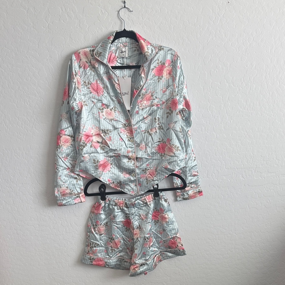 NWT XS Silk Lezat Pajamas.